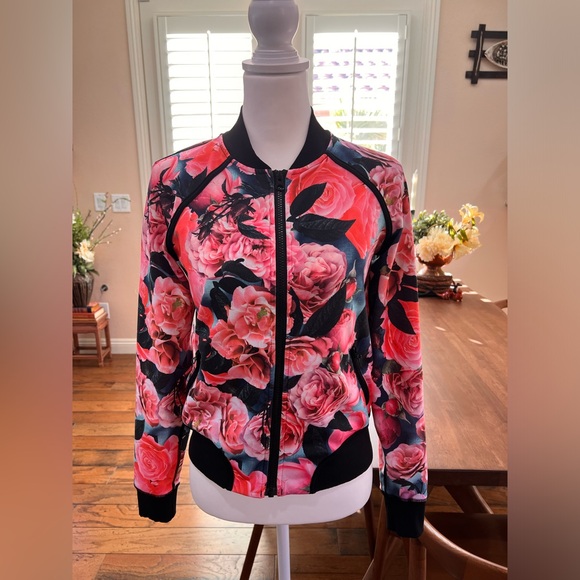 Lululemon Hold Your Om Track Jacket Secret Garden Boho Fairy Floral Post Yoga  6 - Picture 1 of 6